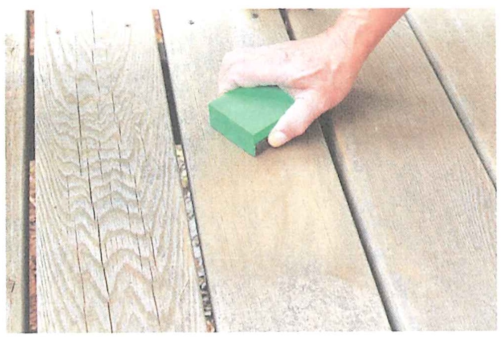 ウッドデッキなどの屋外木部の塗装方法